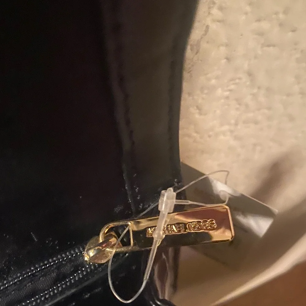 Sold MICHAEL KORS SONIA SMALL SHOULDER CROSSBODY BAG BLACK LEATHER GOLD NEW - Picture 11 of 16